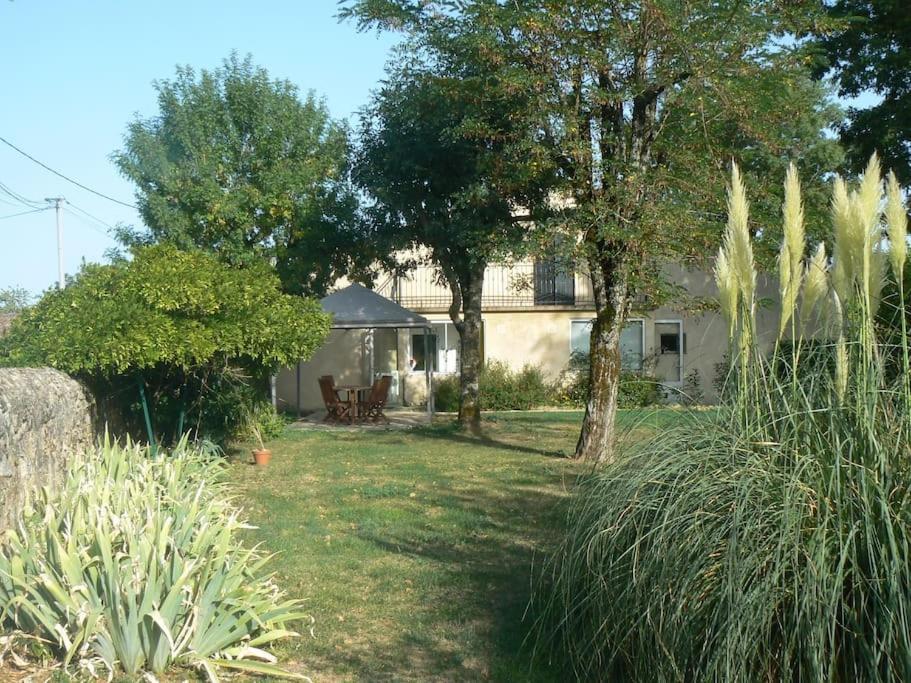 Maison Calme Au Coeur Des Vignes Sainte-Colombe  Bagian luar foto